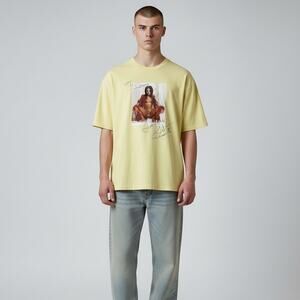 Supreme Lil Kim Tee Men's Sz L Pale Yellow Pre-Shrunk Streetwear SS22 Skater